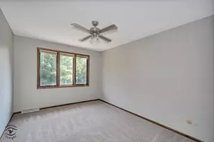 628 Camelot Dr, Burr Ridge, IL 60527 - Photo 14