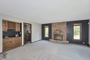 628 Camelot Dr, Burr Ridge, IL 60527 - Photo 10