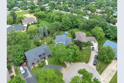 628 Camelot Drive, Burr Ridge, IL 60527 - Photo 2