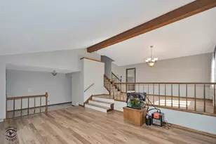 628 Camelot Dr, Burr Ridge, IL 60527 - Photo 6