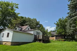 1539 S Bidwell Ave S, Freeport, IL 61032 - Photo 2