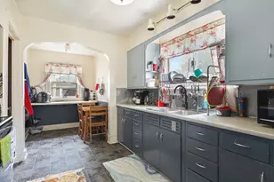 1247 W Logan St, Freeport, IL 61032 - Photo 10
