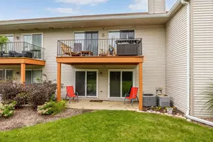 7050 Newport Dr, Woodridge, IL 60517 - Photo 30