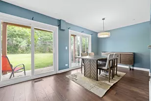 7050 Newport Dr, Woodridge, IL 60517 - Photo 8