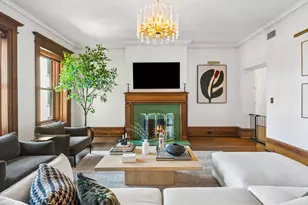 559 W Surf St, Chicago, IL 60657 - Photo 2