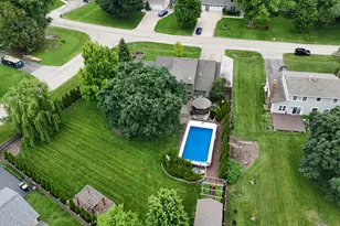 11S514 Webster Ln, Naperville, IL 60564 - Photo 4