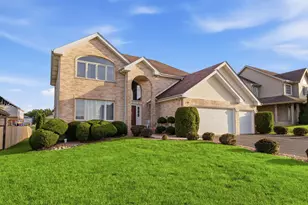 1249 W Parliament St, Crete, IL 60417 - Photo 4
