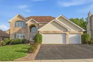 1249 W Parliament St, Crete, IL 60417 - Photo 2