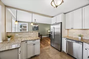 1871 Hawthorne Ave, Westchester, IL 60154 - Photo 10
