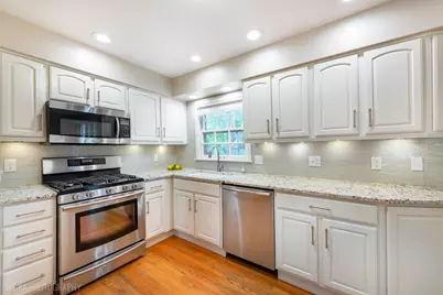 320 Deveron Circle, Cary, IL 60013 - Photo 10