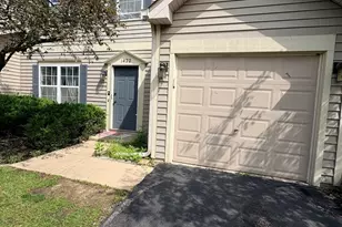 1422 W Split Oak Cir, Round Lake Beach, IL 60073 - Photo 1