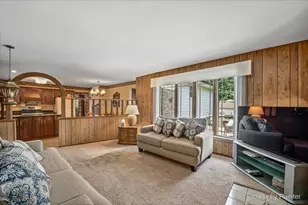 8535 Harvest Ln, Darien, IL 60561 - Photo 14