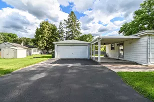 35211 N Edgewater Ln, Ingleside, IL 60041 - Photo 4