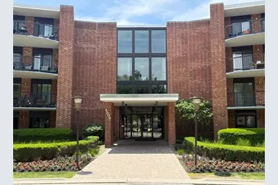 1405 E Central Road #201A, Arlington Heights, IL 60005 - Photo 1