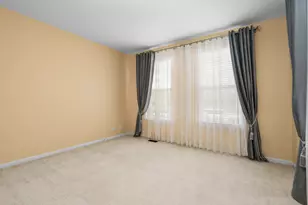 239 Pawtucket Ave, Elgin, IL 60124 - Photo 6