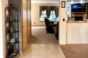 720 Ridge Dr, Marengo, IL 60152 - Photo 2