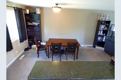 528 W Pheasant Court, Round Lake Beach, IL 60073 - Photo 8