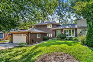 3 Regent Ct, Champaign, IL 61820 - Photo 2