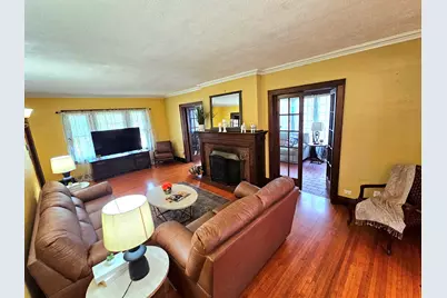 186 N Du Bois Avenue, Elgin, IL 60123 - Photo 6
