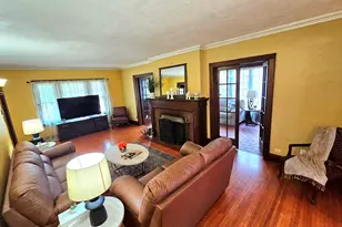 186 N Du Bois Ave, Elgin, IL 60123 - Photo 6
