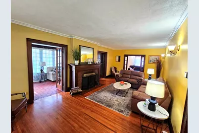 186 N Du Bois Avenue, Elgin, IL 60123 - Photo 4