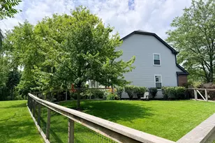 14335 Spring Meadow Ct, Libertyville, IL 60048 - Photo 6