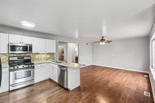 561 Ivory Ln, Bartlett, IL 60103 - Photo 12