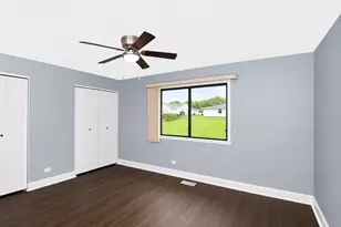 951 Chelsea Ln, Schaumburg, IL 60193 - Photo 16