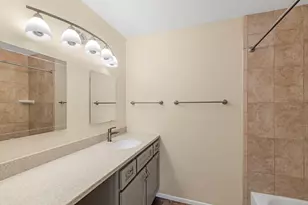 100 Superior Ct, Schaumburg, IL 60193 - Photo 12
