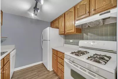138 E Bailey Road #M, Naperville, IL 60565 - Photo 10