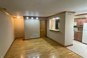 1194 Cove Dr, Prospect Heights, IL 60070 - Photo 2