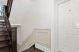 3652 W Belle Plaine Ave, Chicago, IL 60618 - Photo 2