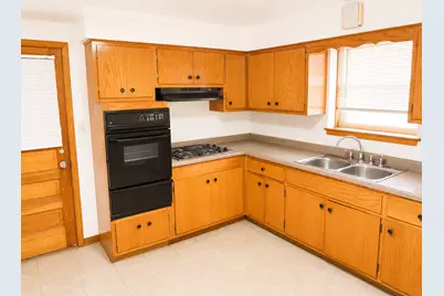 7560 Waukegan Road #GC, Niles, IL 60714 - Photo 6