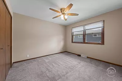 1201 Johnston Drive, Aurora, IL 60506 - Photo 10