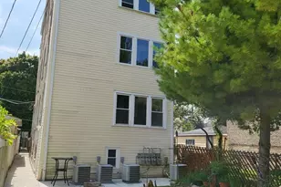 827 W 33rd Pl, Chicago, IL 60608 - Photo 18