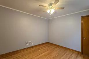 4855 S Tripp Ave, Chicago, IL 60632 - Photo 8