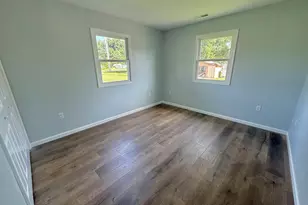 101 N Railroad St, Patoka, IL 62875 - Photo 6