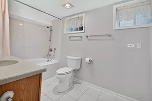 881 Heatherbrook Ct, Wheaton, IL 60189 - Photo 24