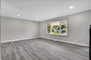 4255 Dixon Dr, Hoffman Estates, IL 60192 - Photo 6