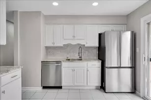 4255 Dixon Dr, Hoffman Estates, IL 60192 - Photo 14