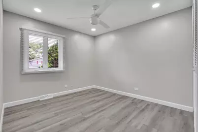 4255 Dixon Drive, Hoffman Estates, IL 60192 - Photo 20