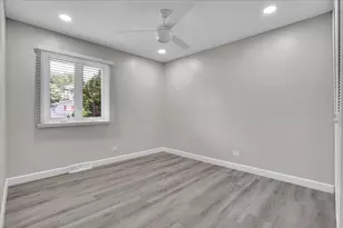 4255 Dixon Dr, Hoffman Estates, IL 60192 - Photo 20