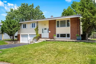 4255 Dixon Drive, Hoffman Estates, IL 60192 - Photo 2