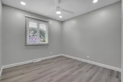 4255 Dixon Drive, Hoffman Estates, IL 60192 - Photo 22