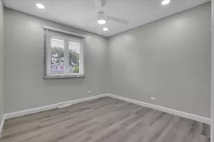 4255 Dixon Dr, Hoffman Estates, IL 60192 - Photo 22