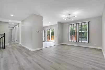 4255 Dixon Drive, Hoffman Estates, IL 60192 - Photo 10