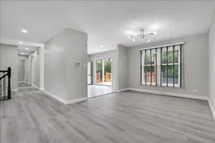 4255 Dixon Dr, Hoffman Estates, IL 60192 - Photo 10