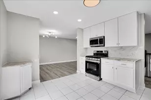 4255 Dixon Dr, Hoffman Estates, IL 60192 - Photo 16