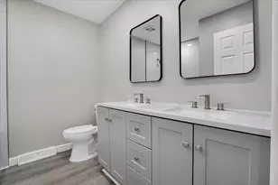 4255 Dixon Dr, Hoffman Estates, IL 60192 - Photo 24
