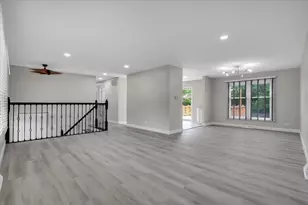 4255 Dixon Dr, Hoffman Estates, IL 60192 - Photo 8
